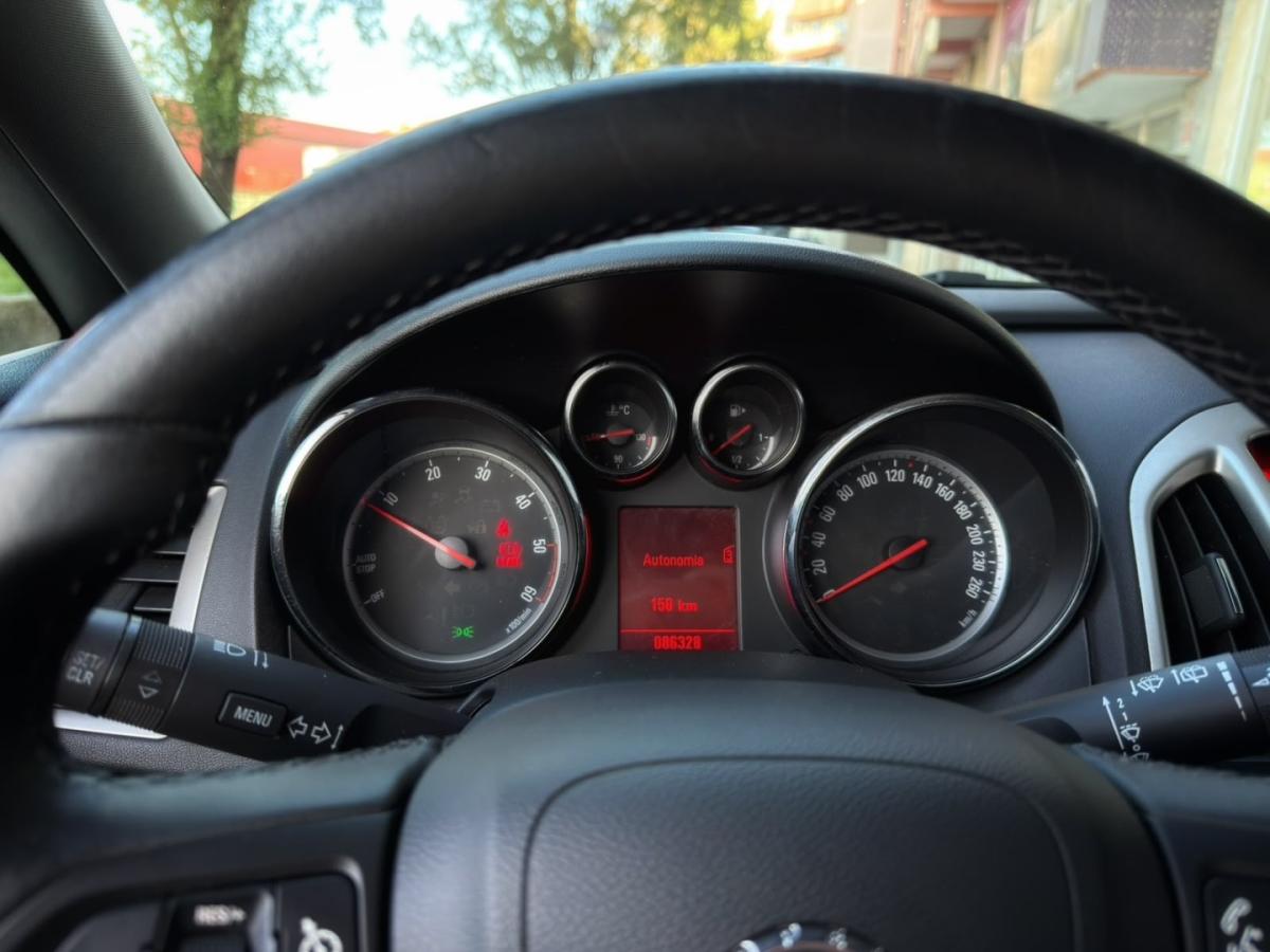 opel-astra-sport-tourer-2011-diesel-1248cc
