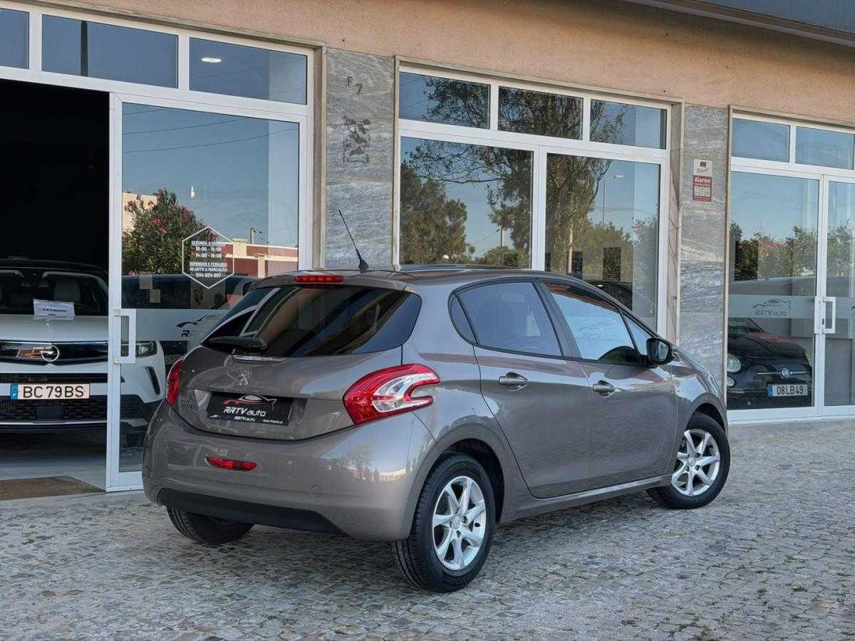 peugeot-208-2013-gasolina-1199cc