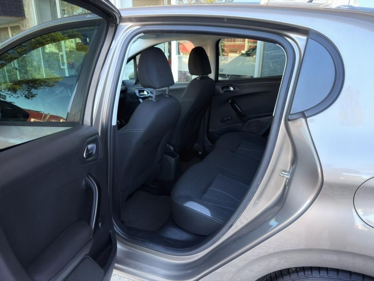peugeot-208-2013-gasolina-1199cc