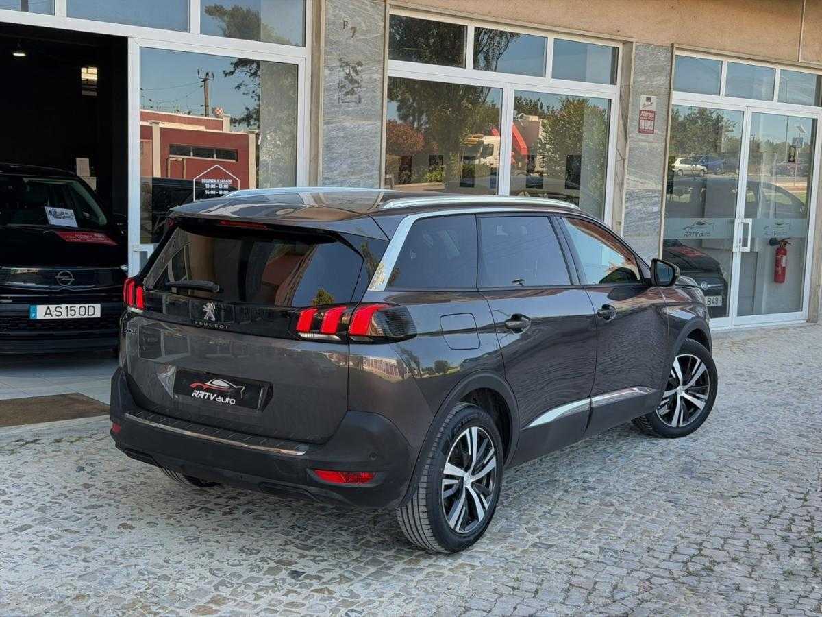 peugeot-5008-2018-diesel-1499cc