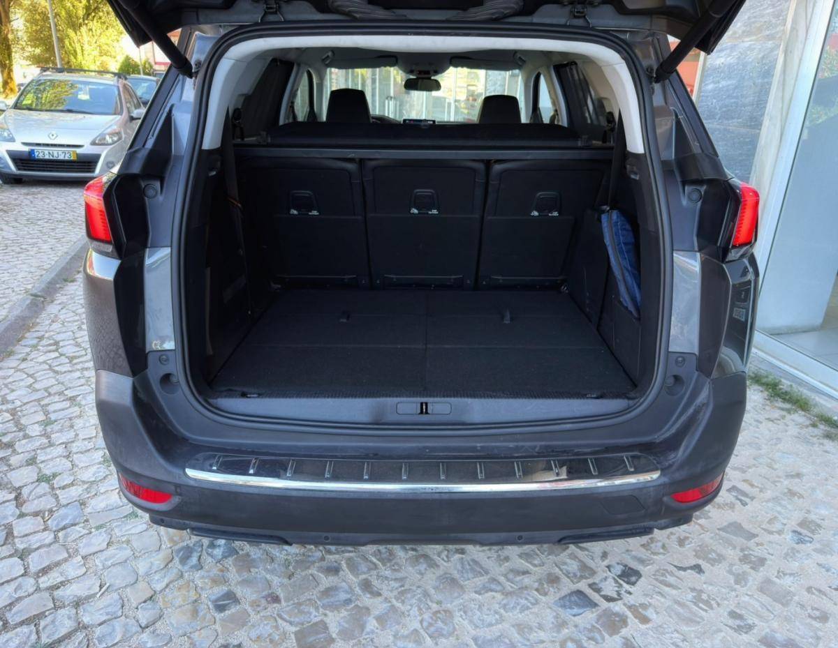 peugeot-5008-2018-diesel-1499cc