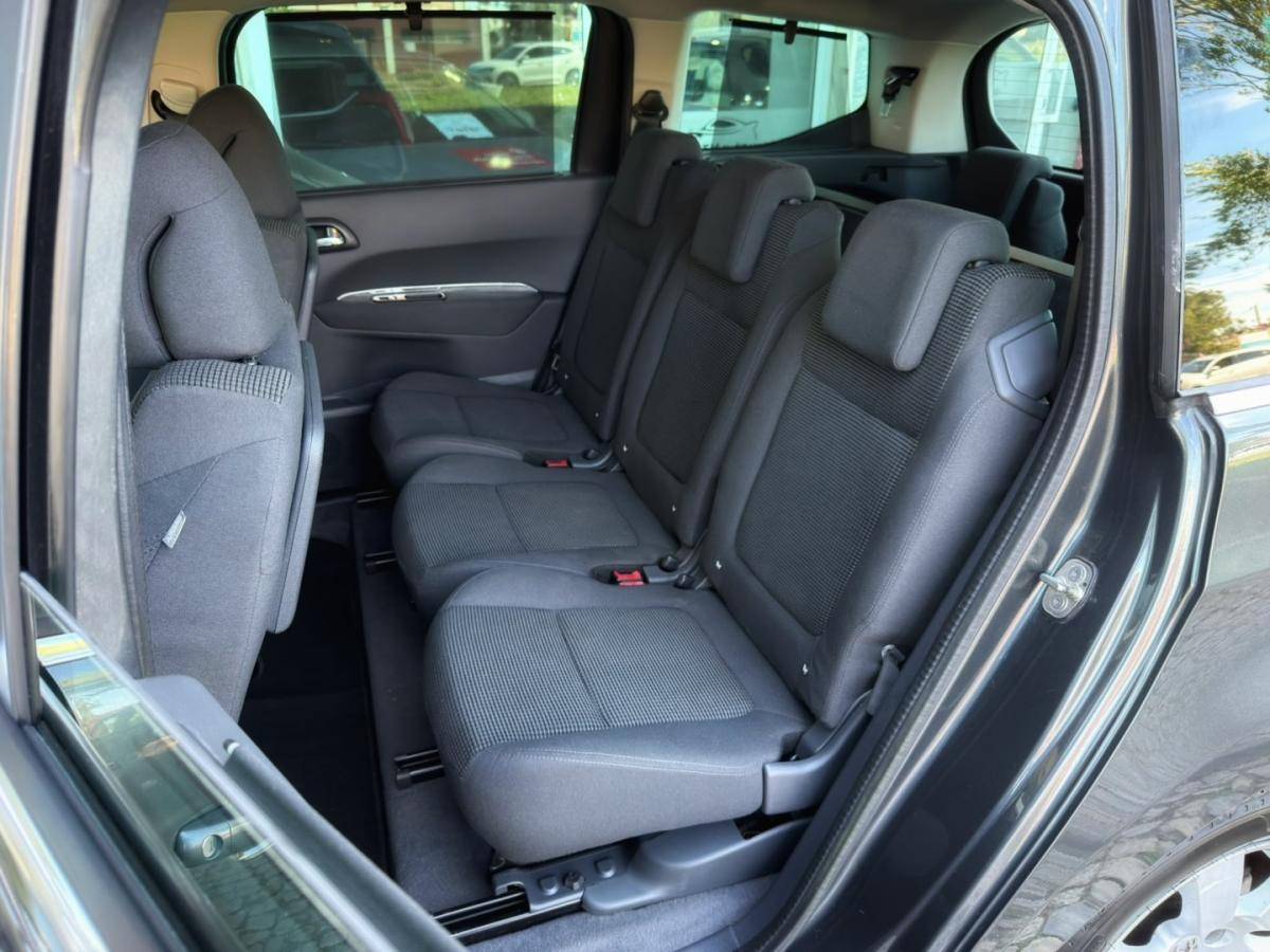 peugeot-5008-2012-diesel-1560cc