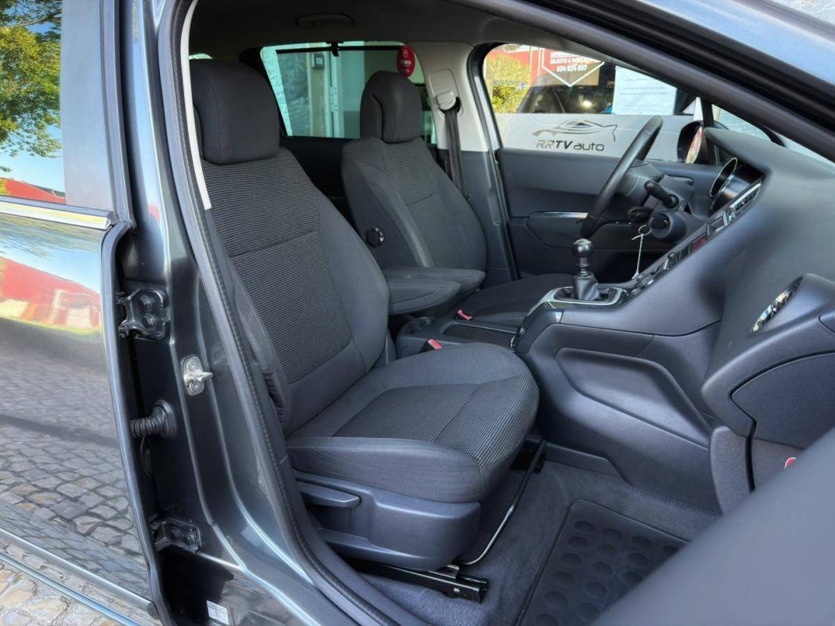 peugeot-5008-2012-diesel-1560cc