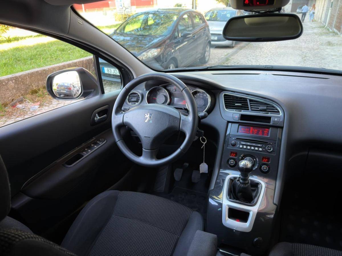 peugeot-5008-2012-diesel-1560cc