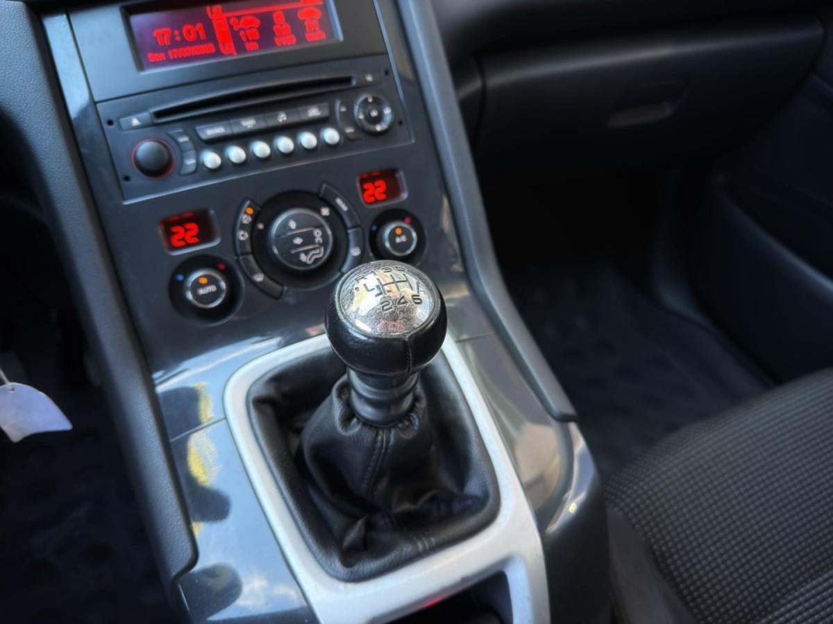 peugeot-5008-2012-diesel-1560cc