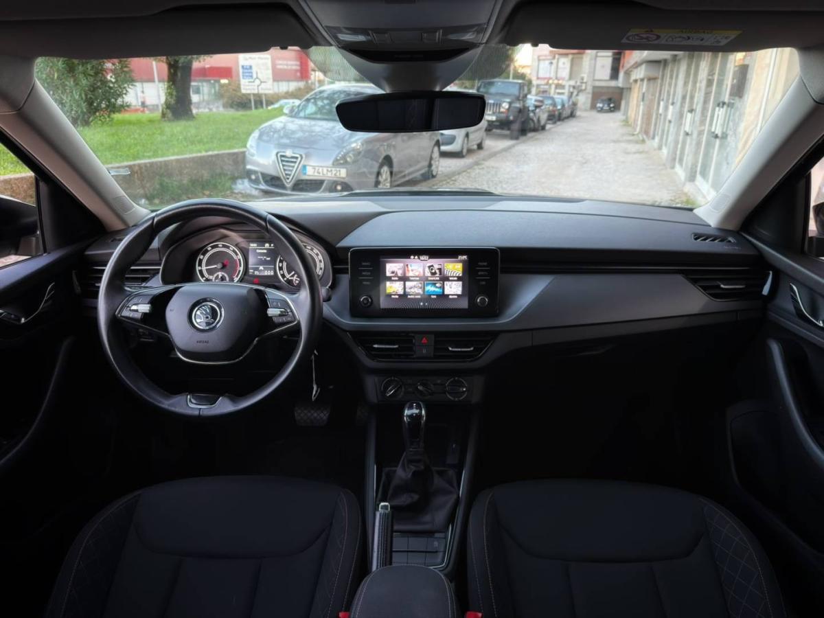 skoda-kamiq-2023-gasolina-999cc
