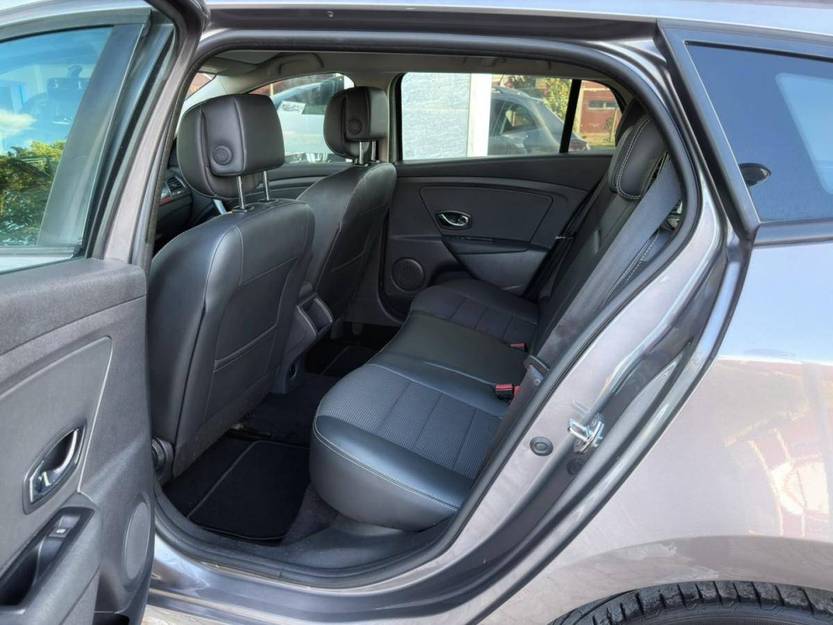 renault-megane-sport-tourer-2015-diesel-1461cc