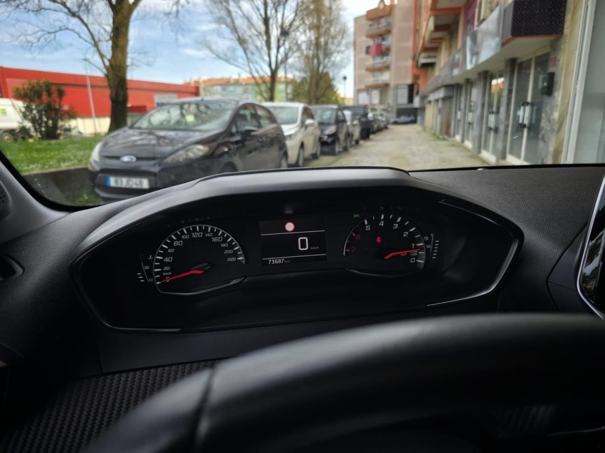 peugeot-208-2023-gasolina-1199cc