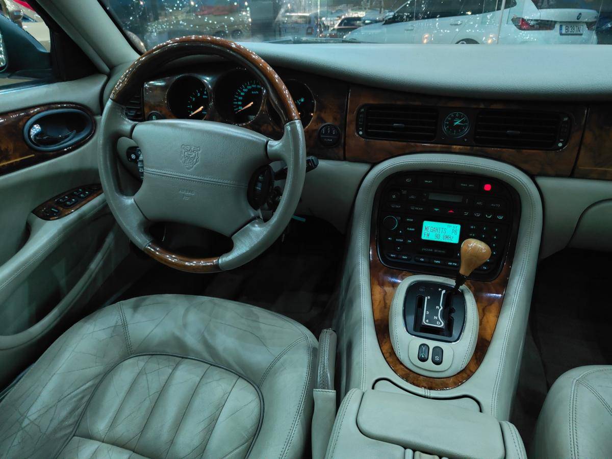 jaguar-xj-2002-gpl-3248cc