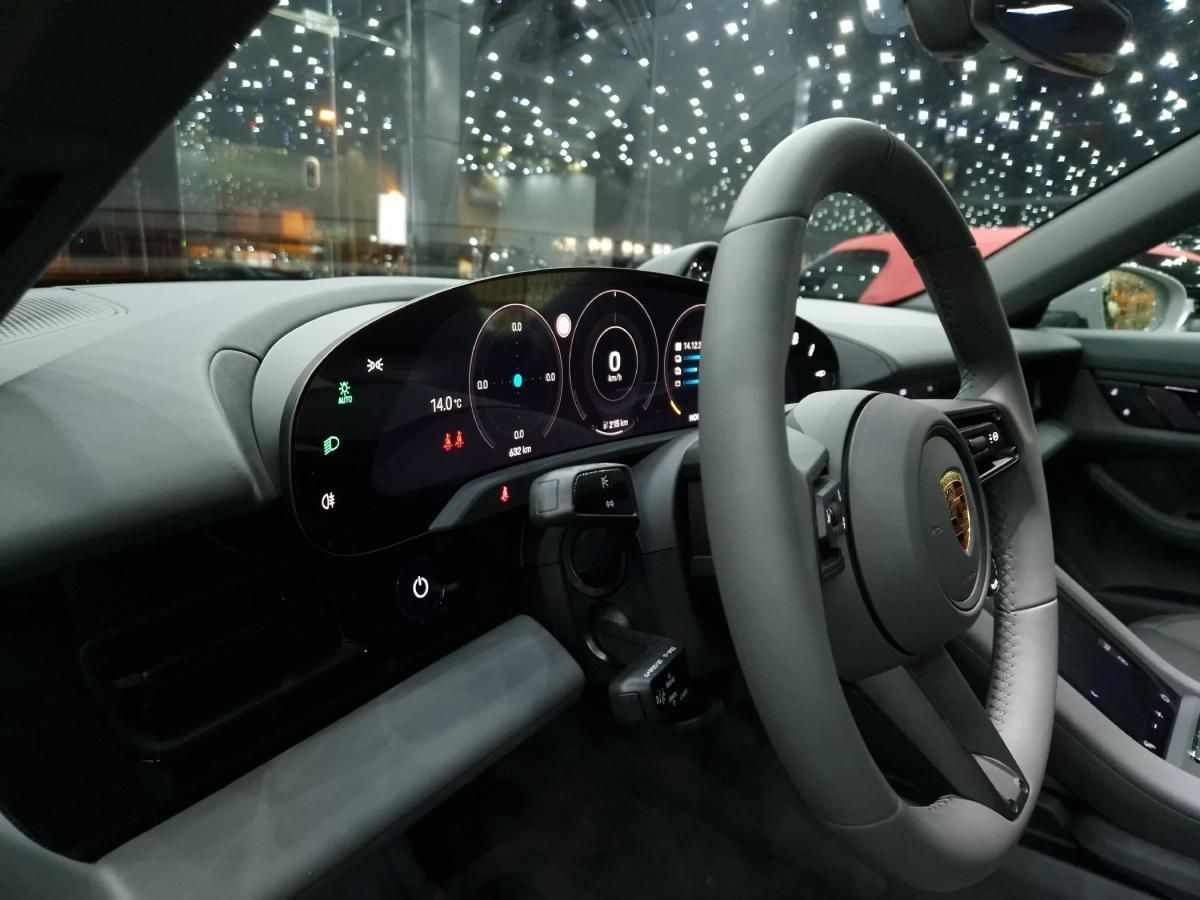 porsche-taycan-2022-eletrico-500cc