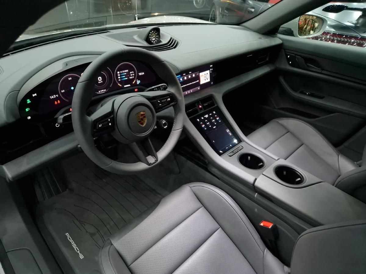 porsche-taycan-2022-eletrico-500cc