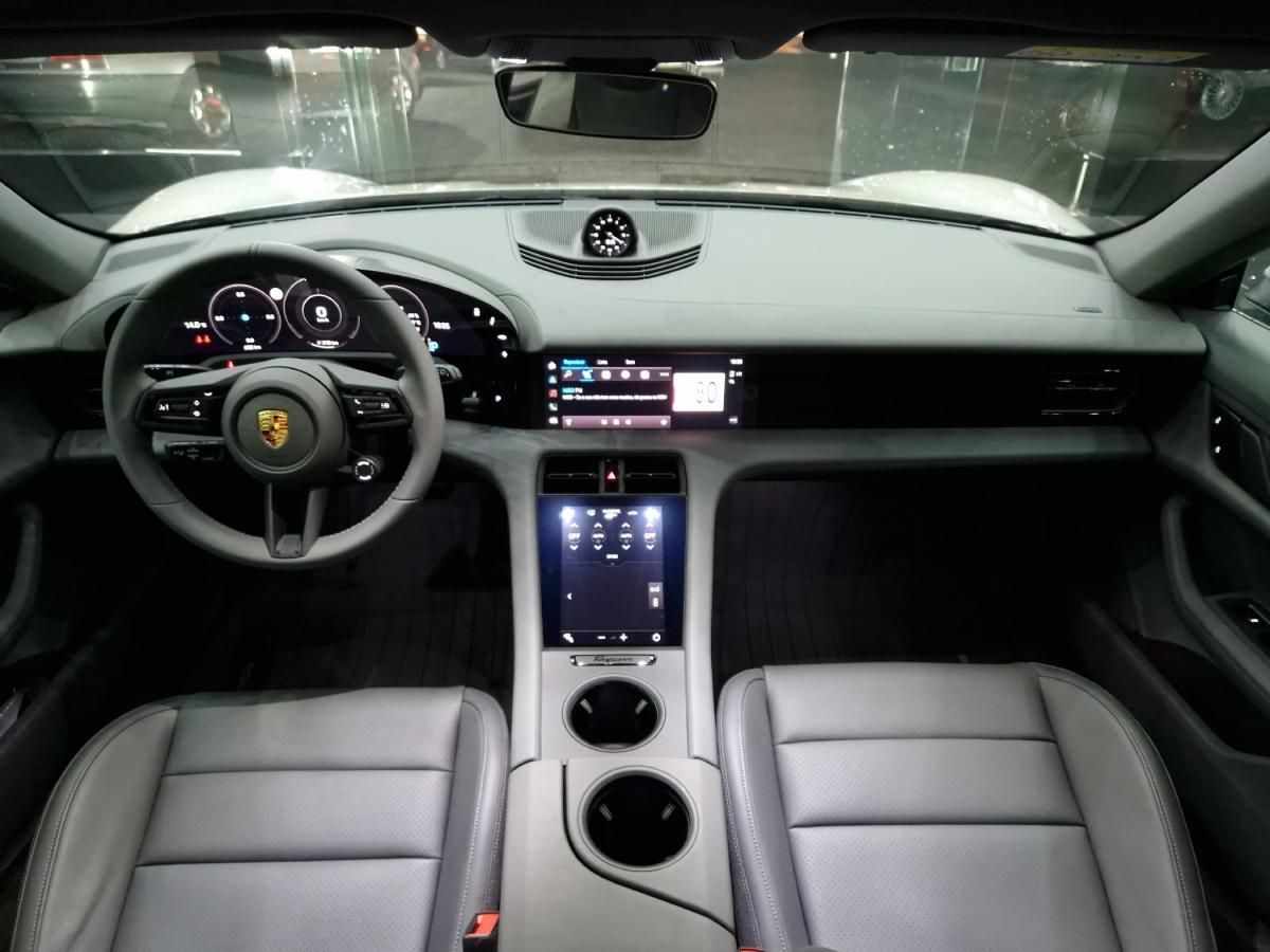 porsche-taycan-2022-eletrico-500cc