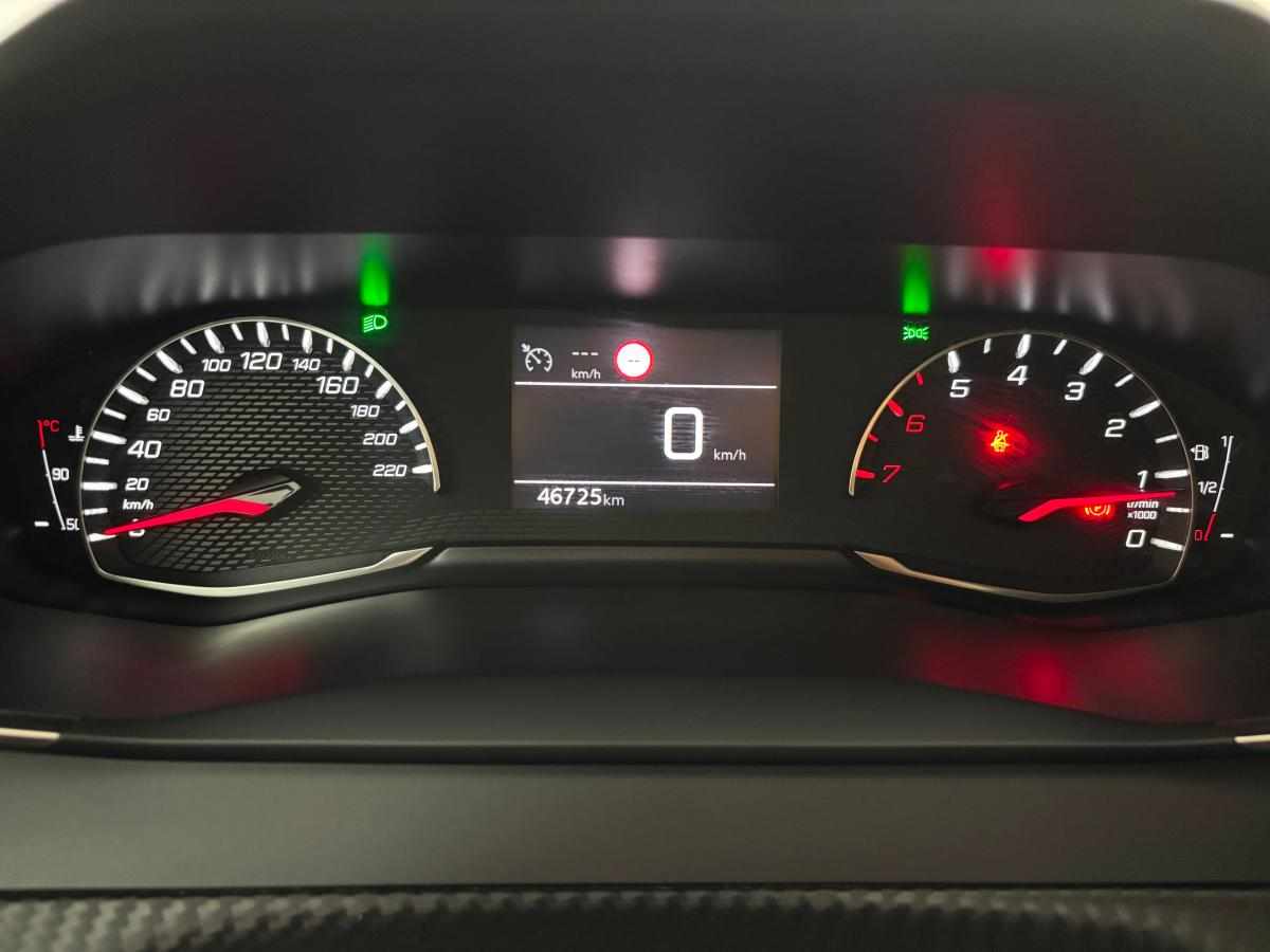 peugeot-208-1-2-puretech-2023-gasolina-1199cc