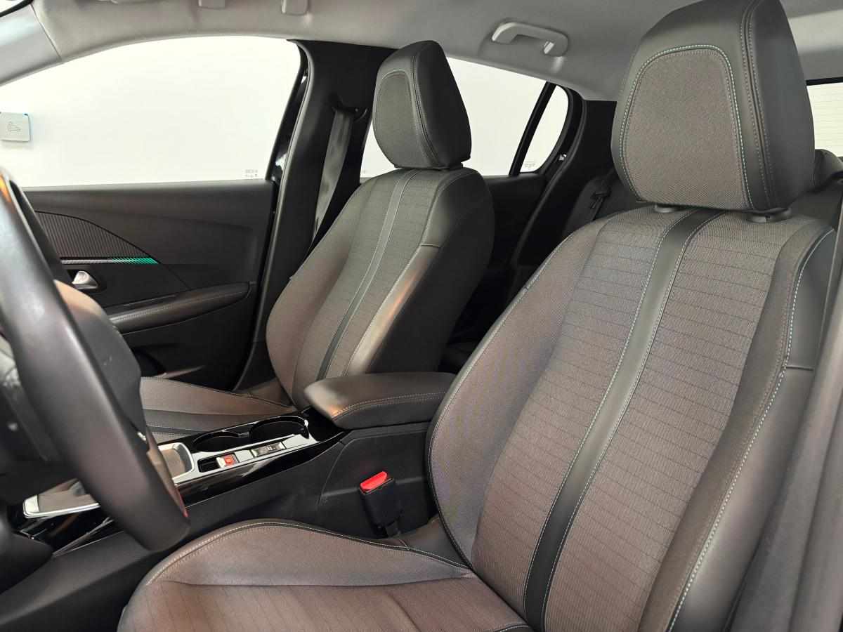 peugeot-208-1-2-puretech-2023-gasolina-1199cc