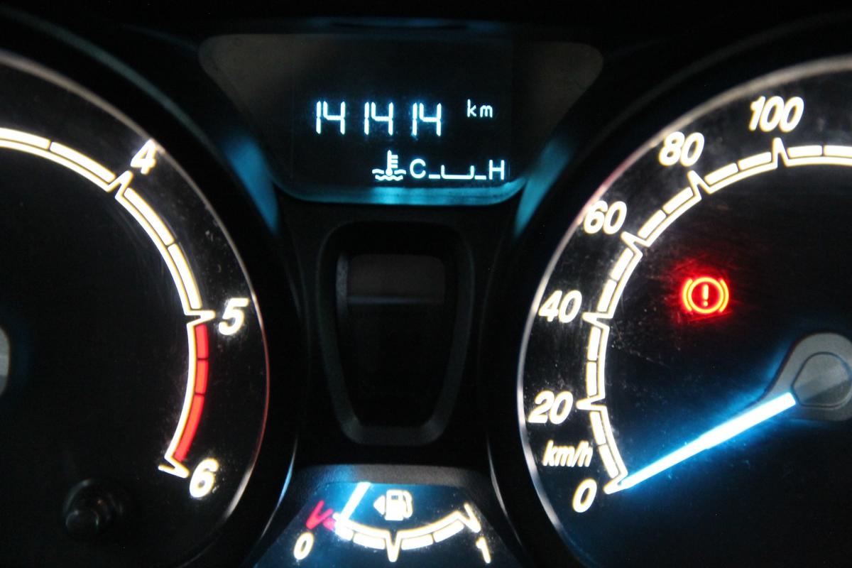 ford-transit-courier-2020-diesel-1499cc