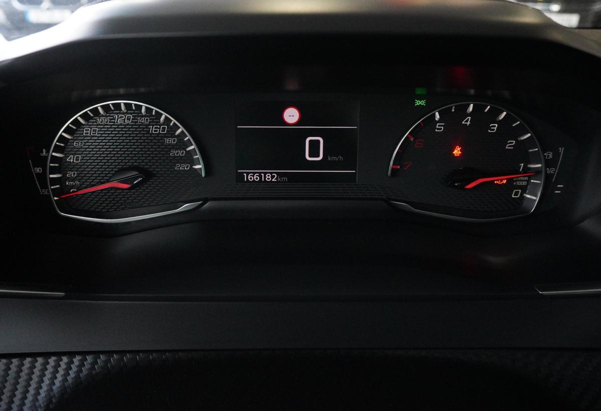 peugeot-208-2022-diesel-1499cc