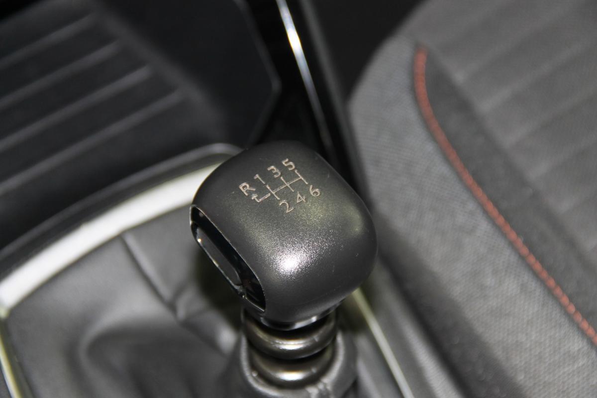 peugeot-208-2023-diesel-1499cc