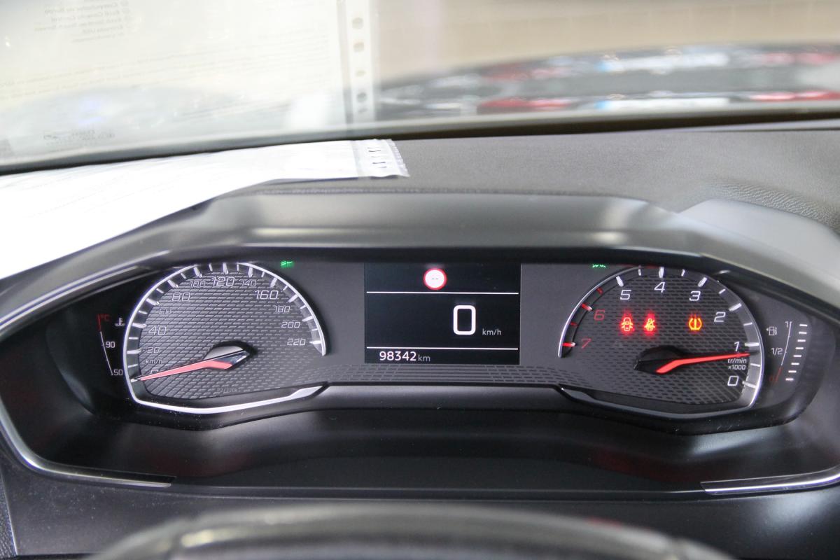 peugeot-208-2023-diesel-1499cc