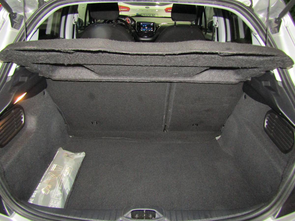 peugeot-208-2018-diesel-1560cc