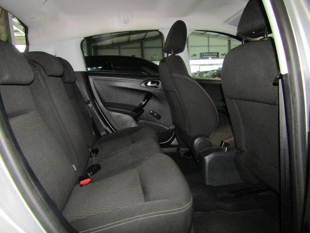peugeot-208-2018-diesel-1560cc