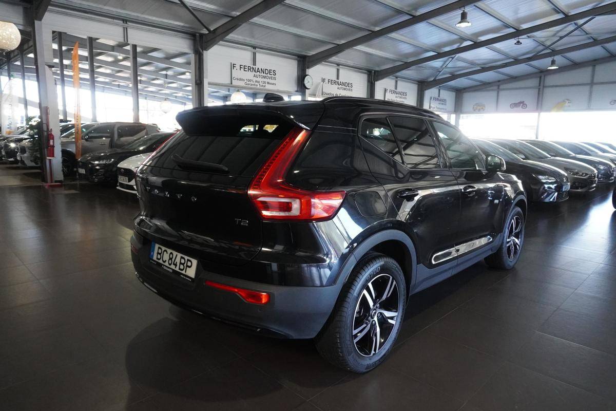 volvo-xc40-2023-gasolina-1477cc