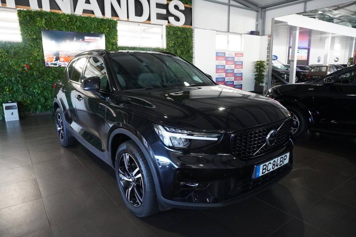 volvo-xc40-2023-gasolina-1477cc