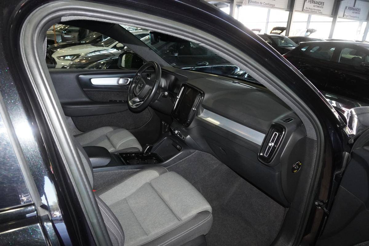 volvo-xc40-2023-gasolina-1477cc