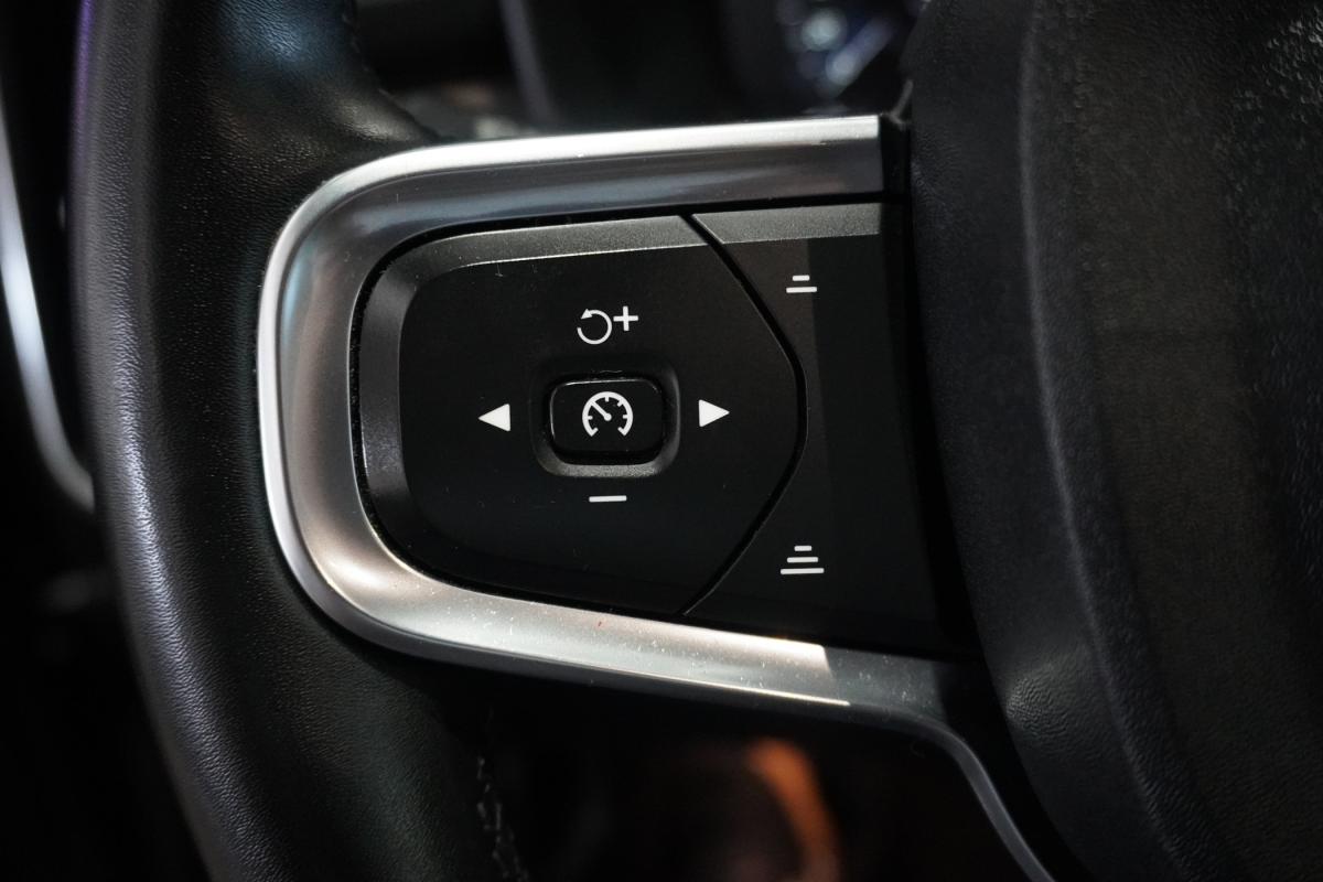 volvo-xc40-2023-gasolina-1477cc