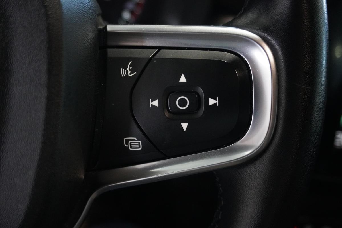 volvo-xc40-2023-gasolina-1477cc