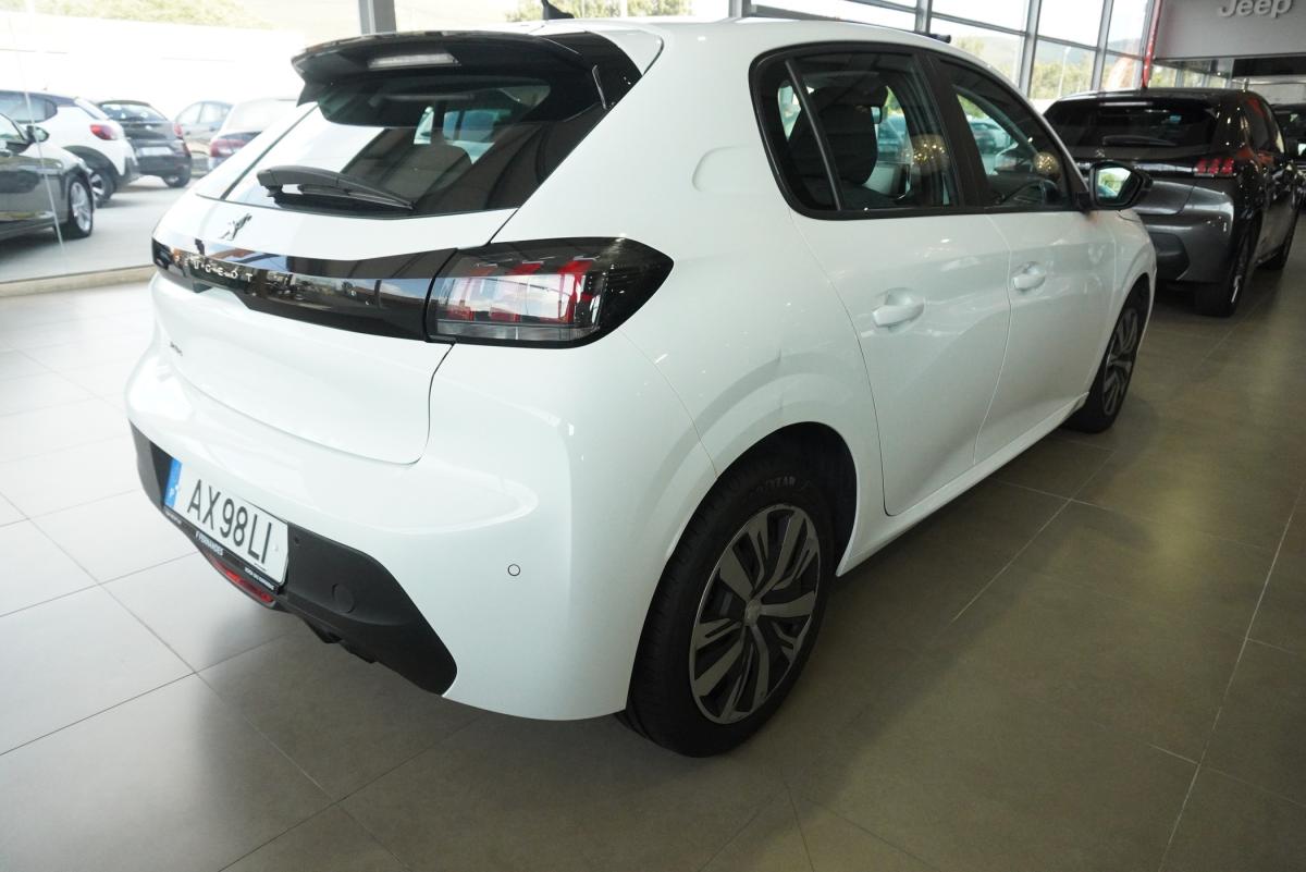 peugeot-208-2023-diesel-1499cc