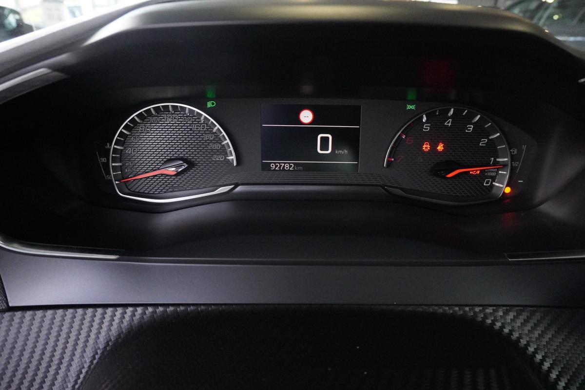 peugeot-208-2023-diesel-1499cc
