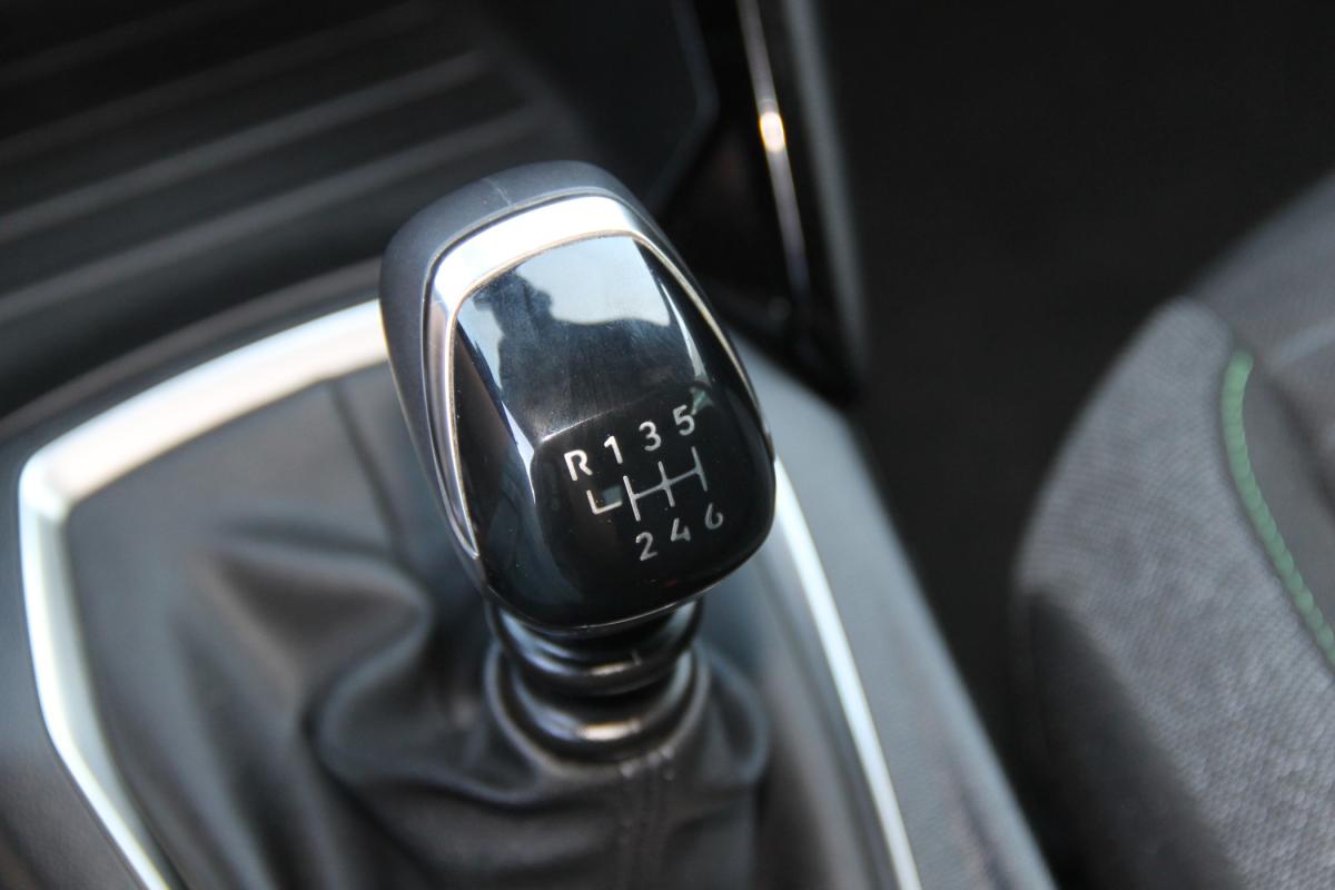 peugeot-2008-2024-gasolina-1199cc