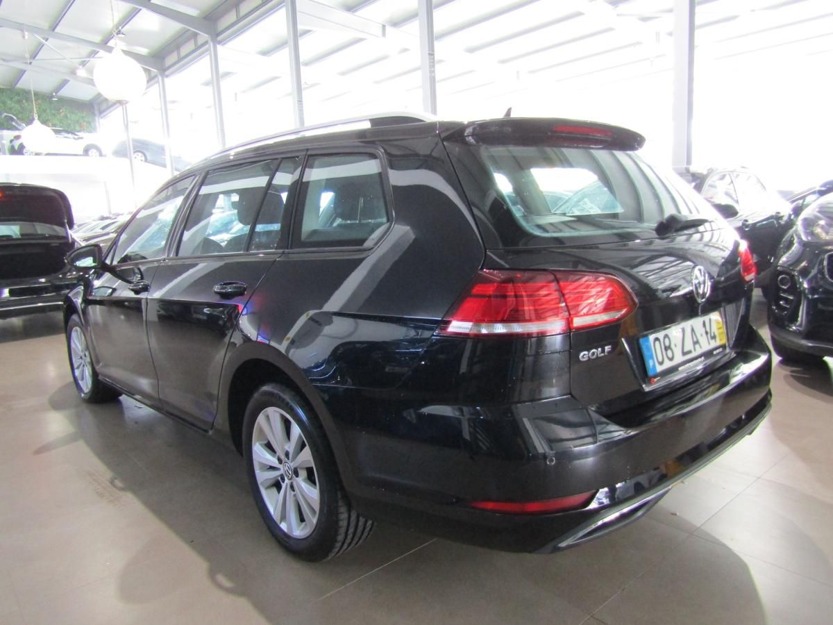 volkswagen-golf-variant-2019-diesel-1598cc