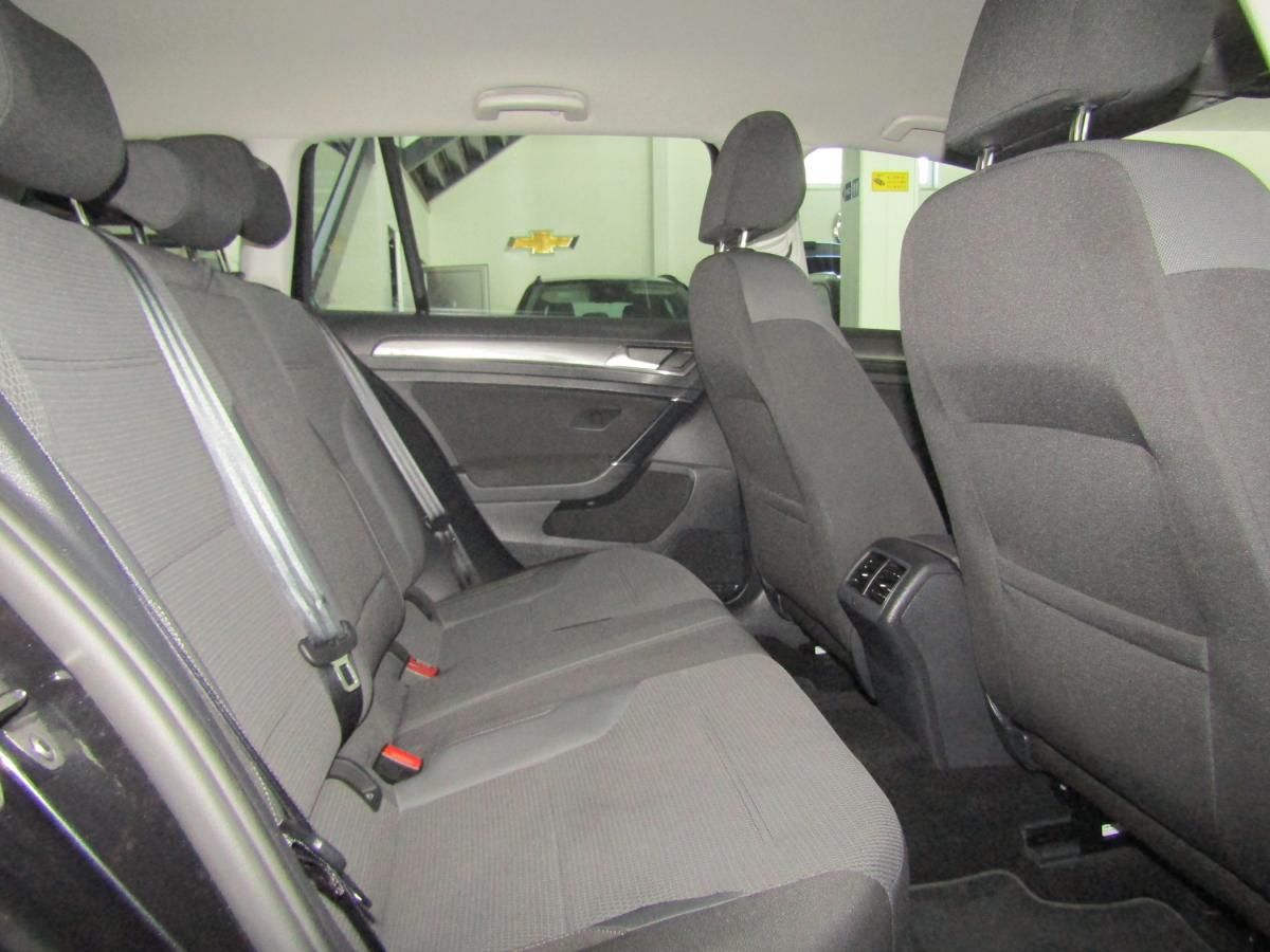 volkswagen-golf-variant-2019-diesel-1598cc