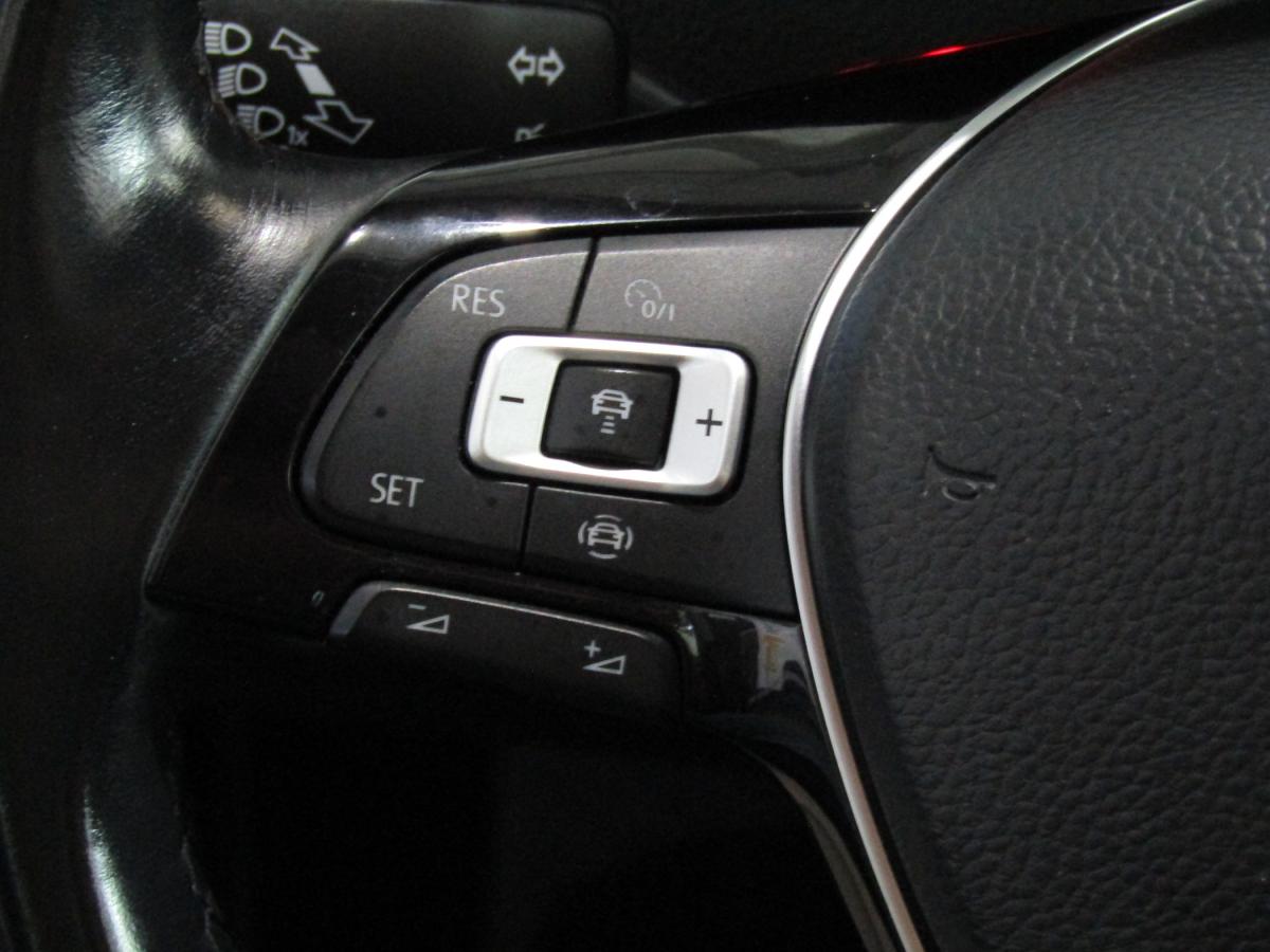 volkswagen-golf-variant-2019-diesel-1598cc