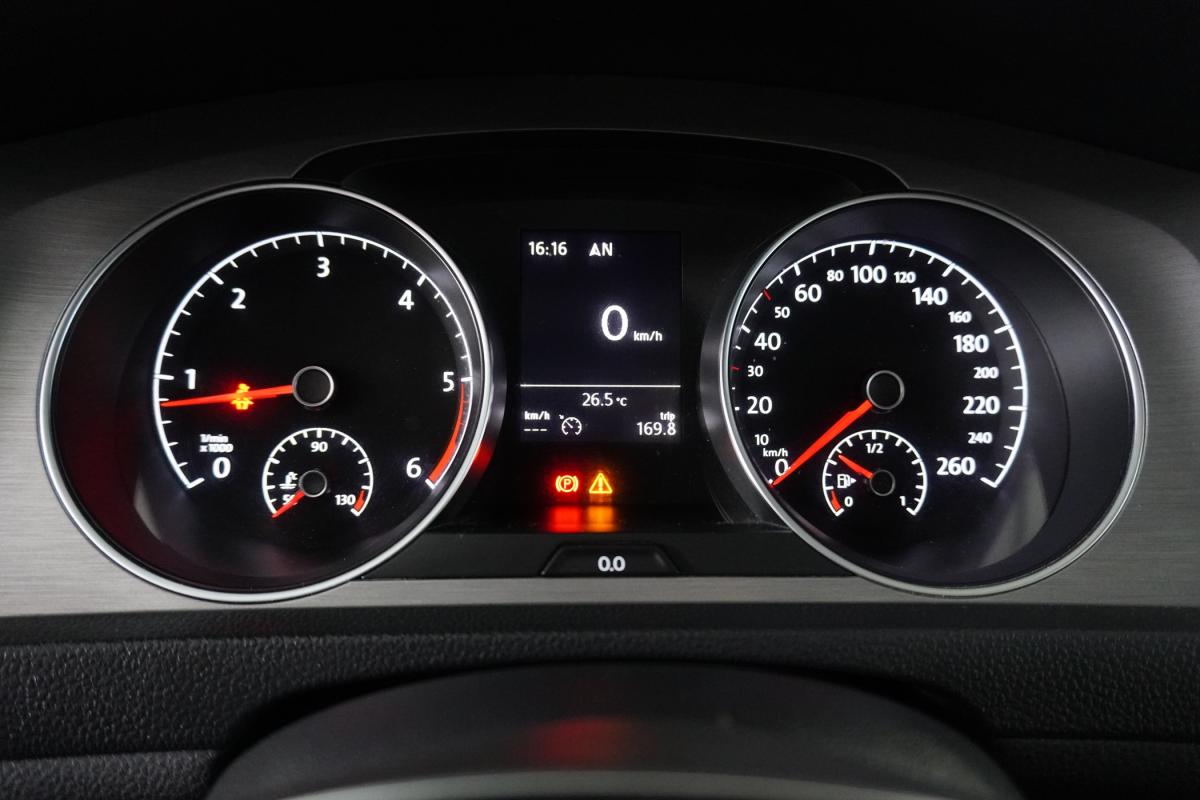 volkswagen-golf-2016-diesel-1598cc