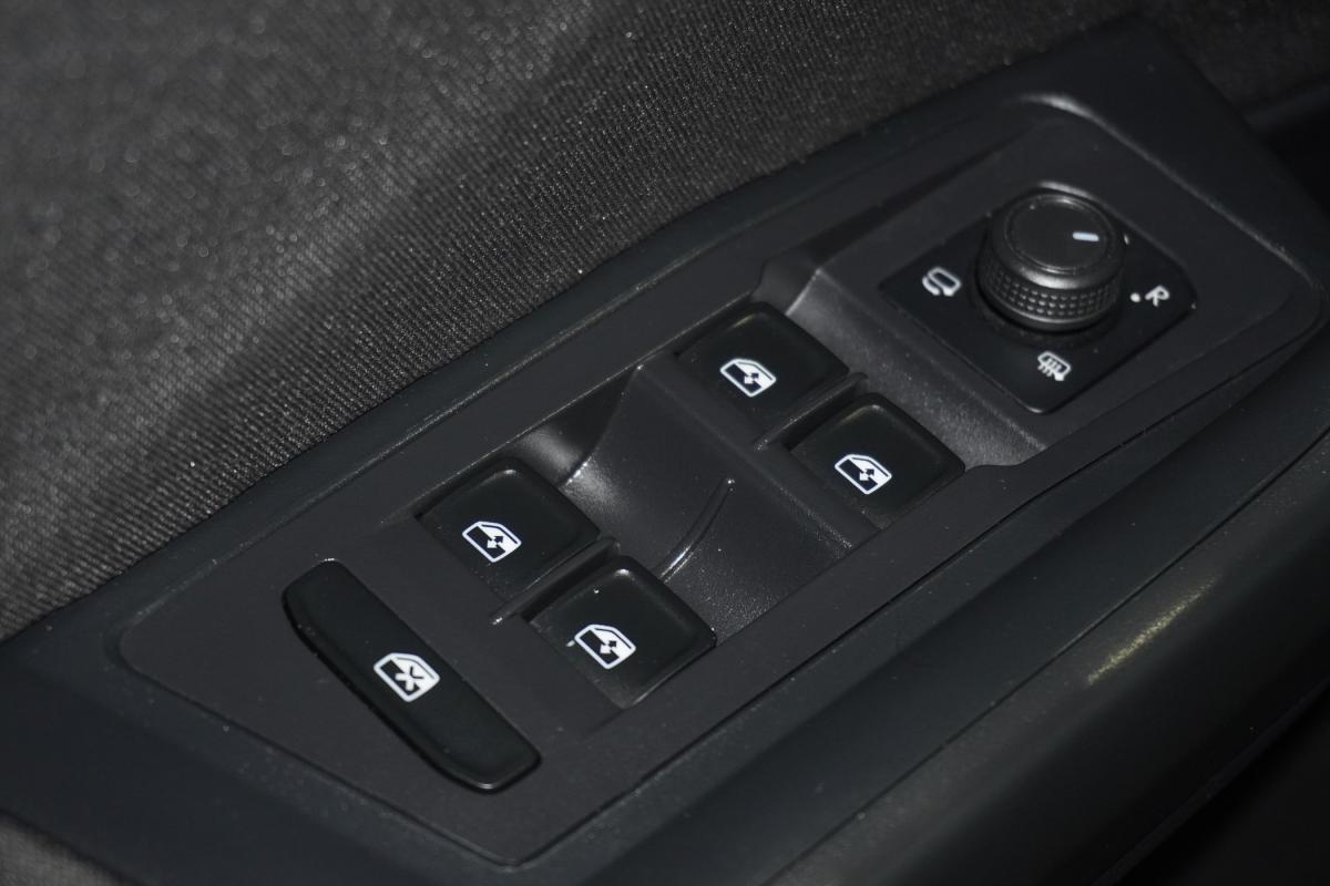 volkswagen-t-roc-2023-gasolina-999cc