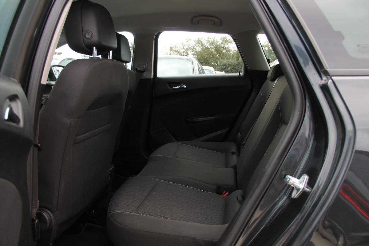 opel-astra-sport-tourer-2014-diesel-1248cc