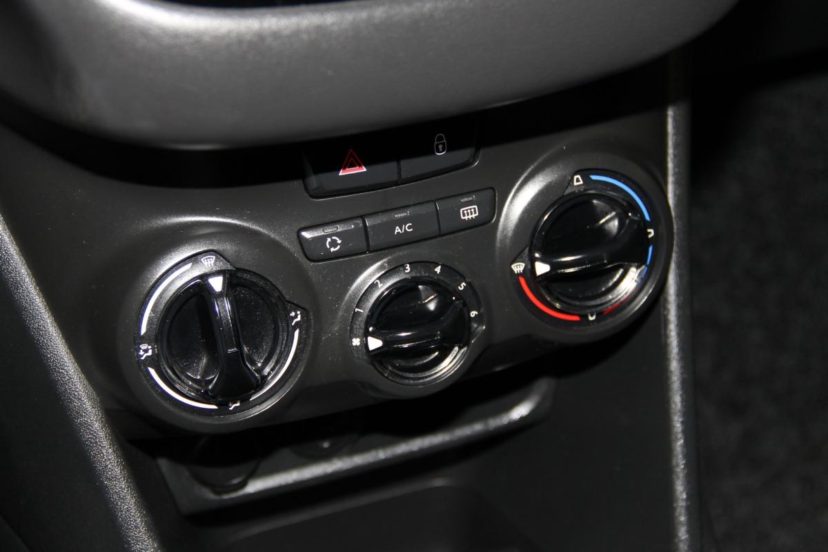 peugeot-208-2017-diesel-1560cc