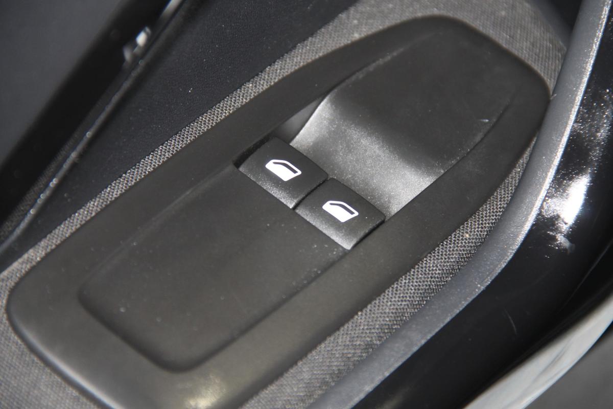 peugeot-208-2017-diesel-1560cc