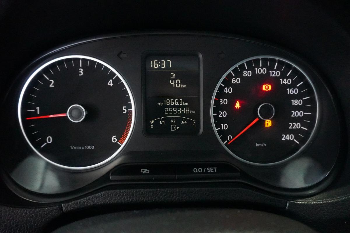 volkswagen-polo-2010-diesel-1199cc