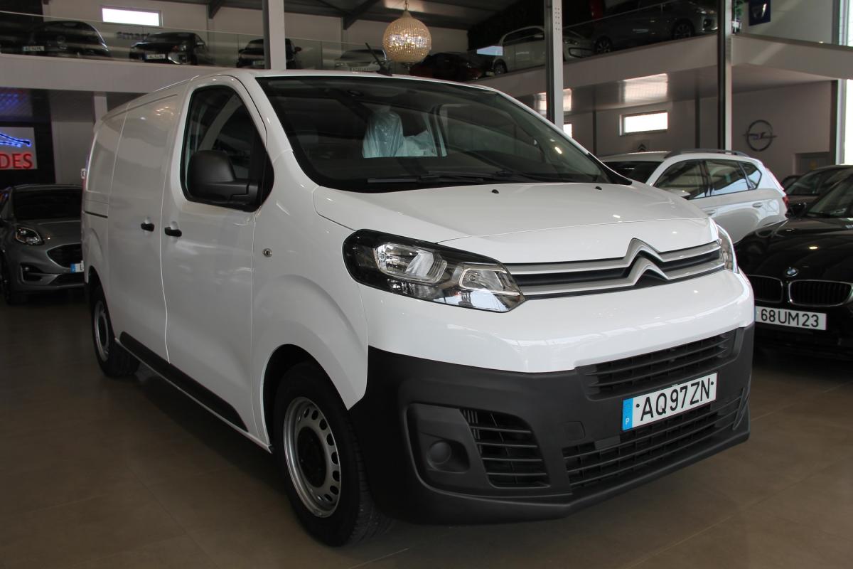 citroen-jumpy-2022-diesel-1499cc