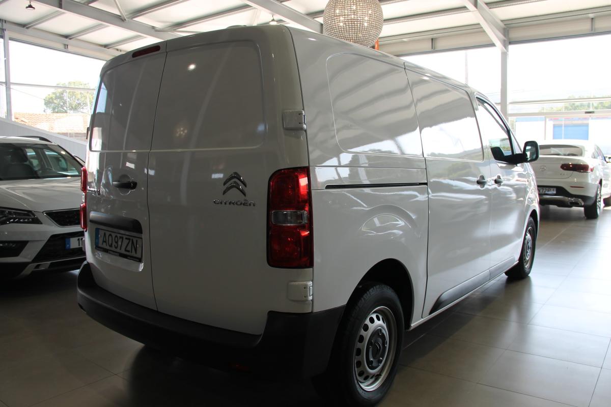 citroen-jumpy-2022-diesel-1499cc