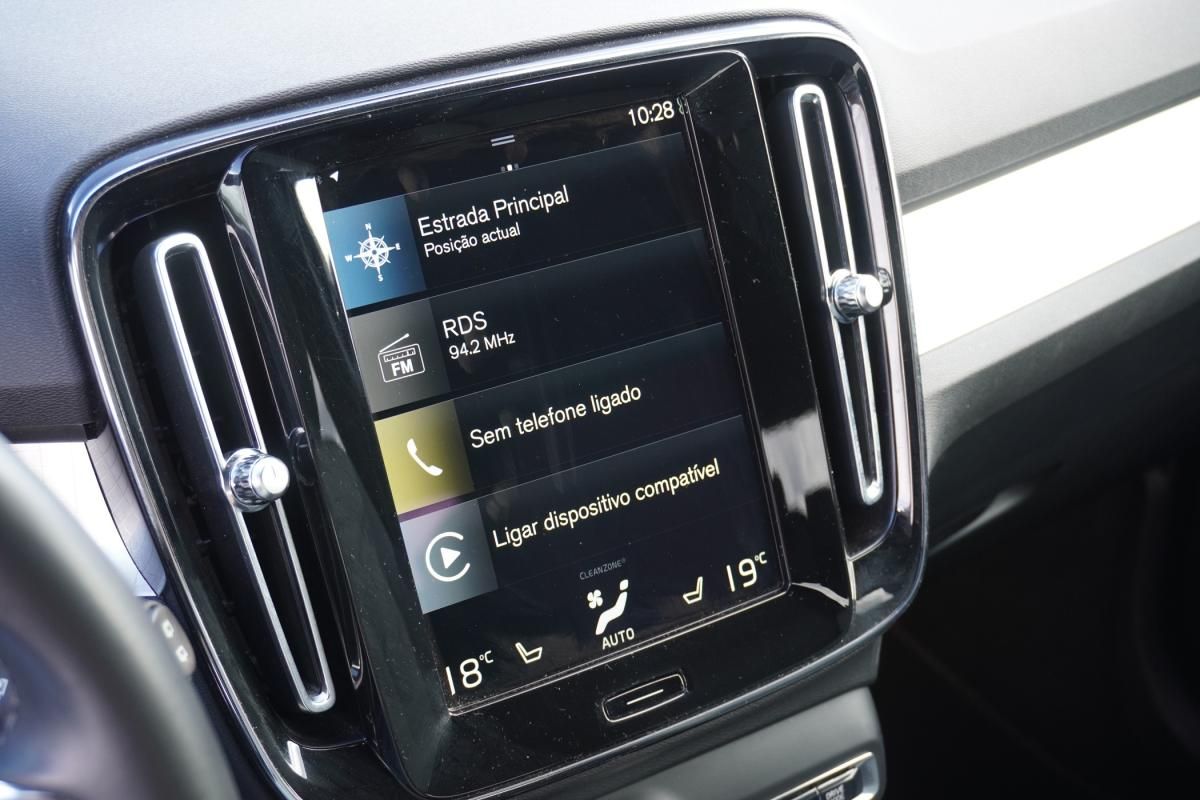 volvo-xc40-2023-gasolina-1477cc