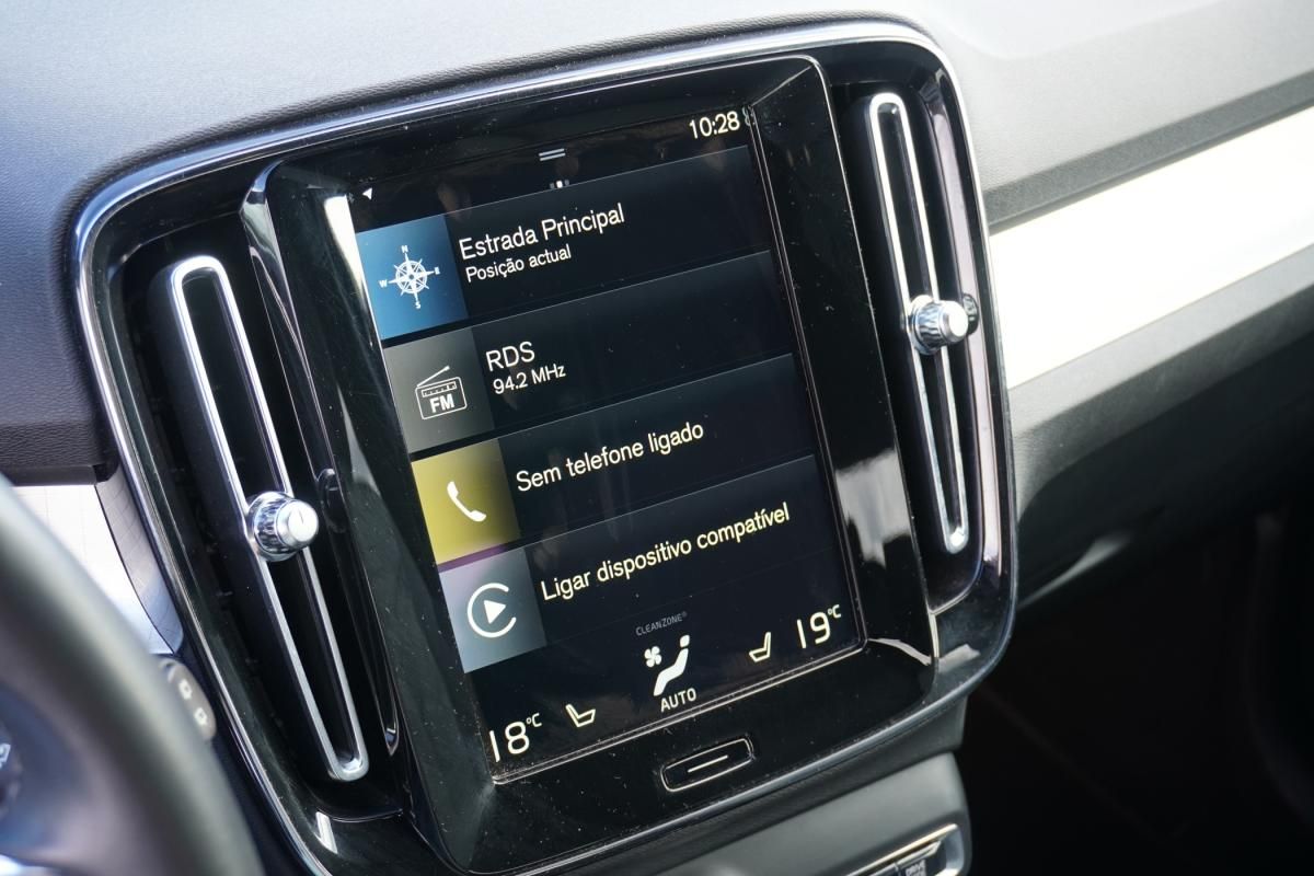 volvo-xc40-2023-gasolina-1477cc
