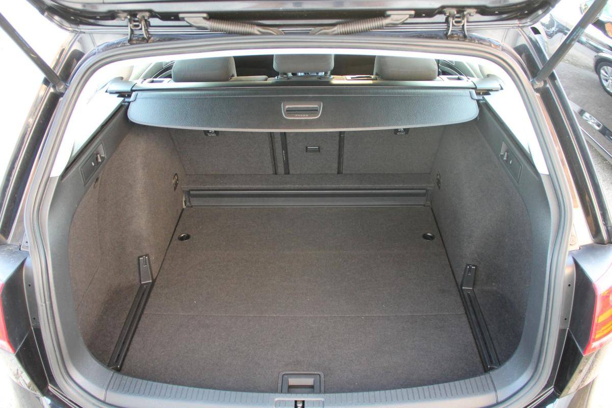 volkswagen-golf-variant-2015-diesel-1598cc