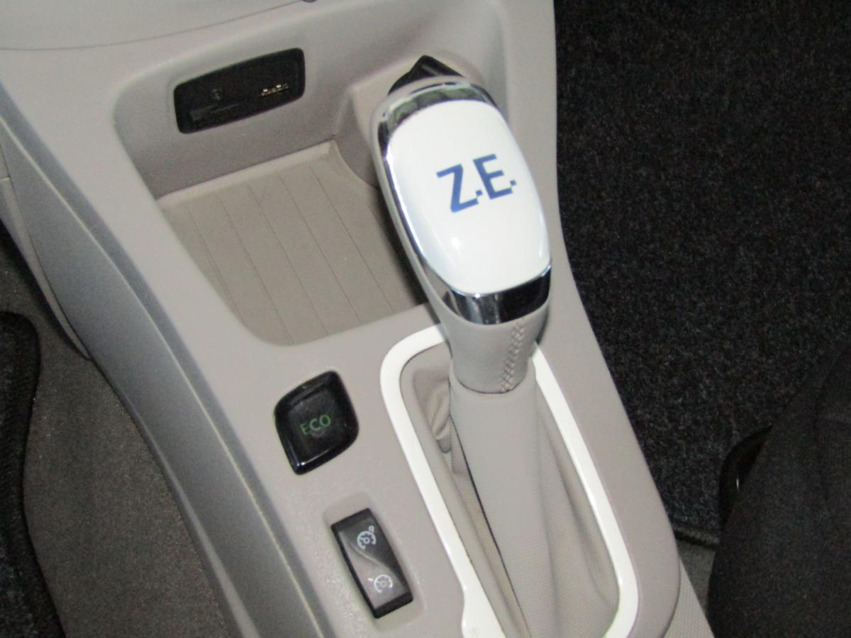 renault-zoe-2018-eletrico-0cc