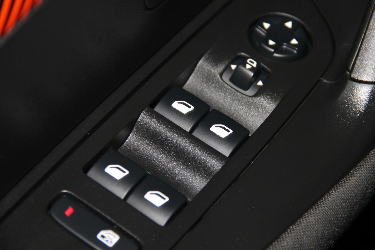 peugeot-2008-2022-diesel-1499cc