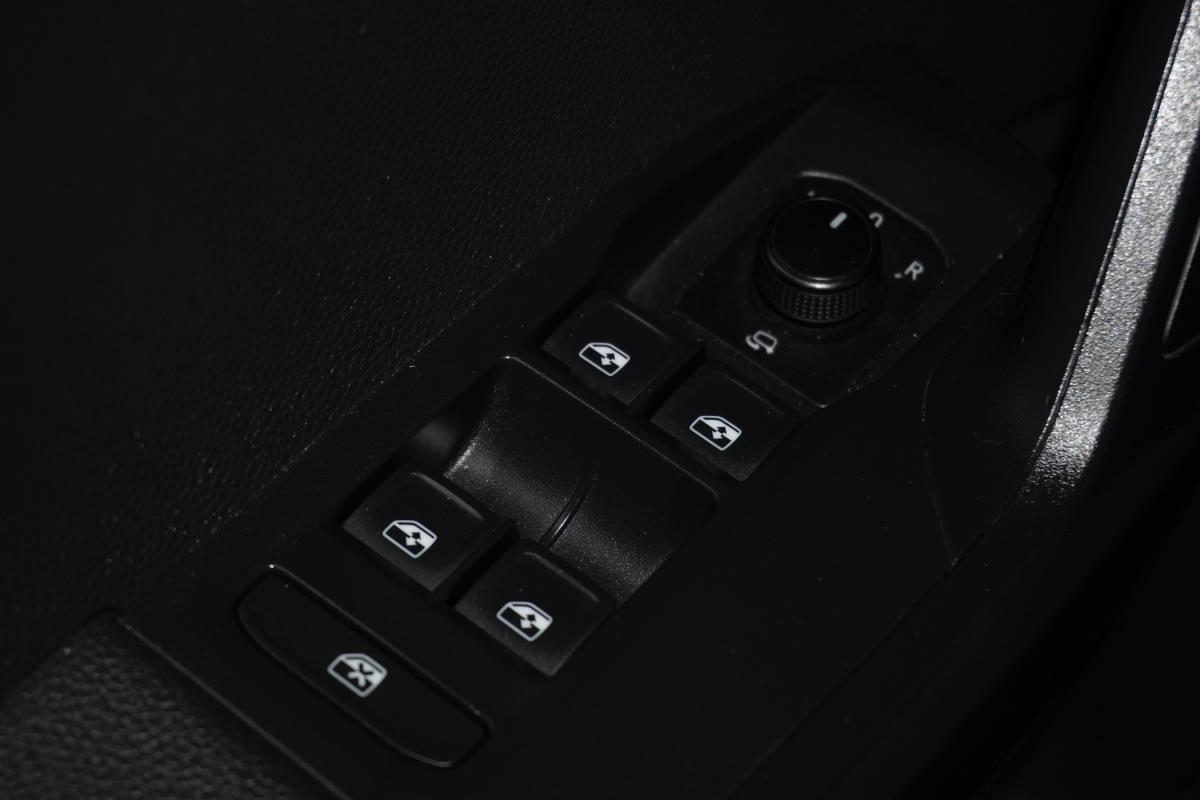 seat-arona-2023-gasolina-999cc