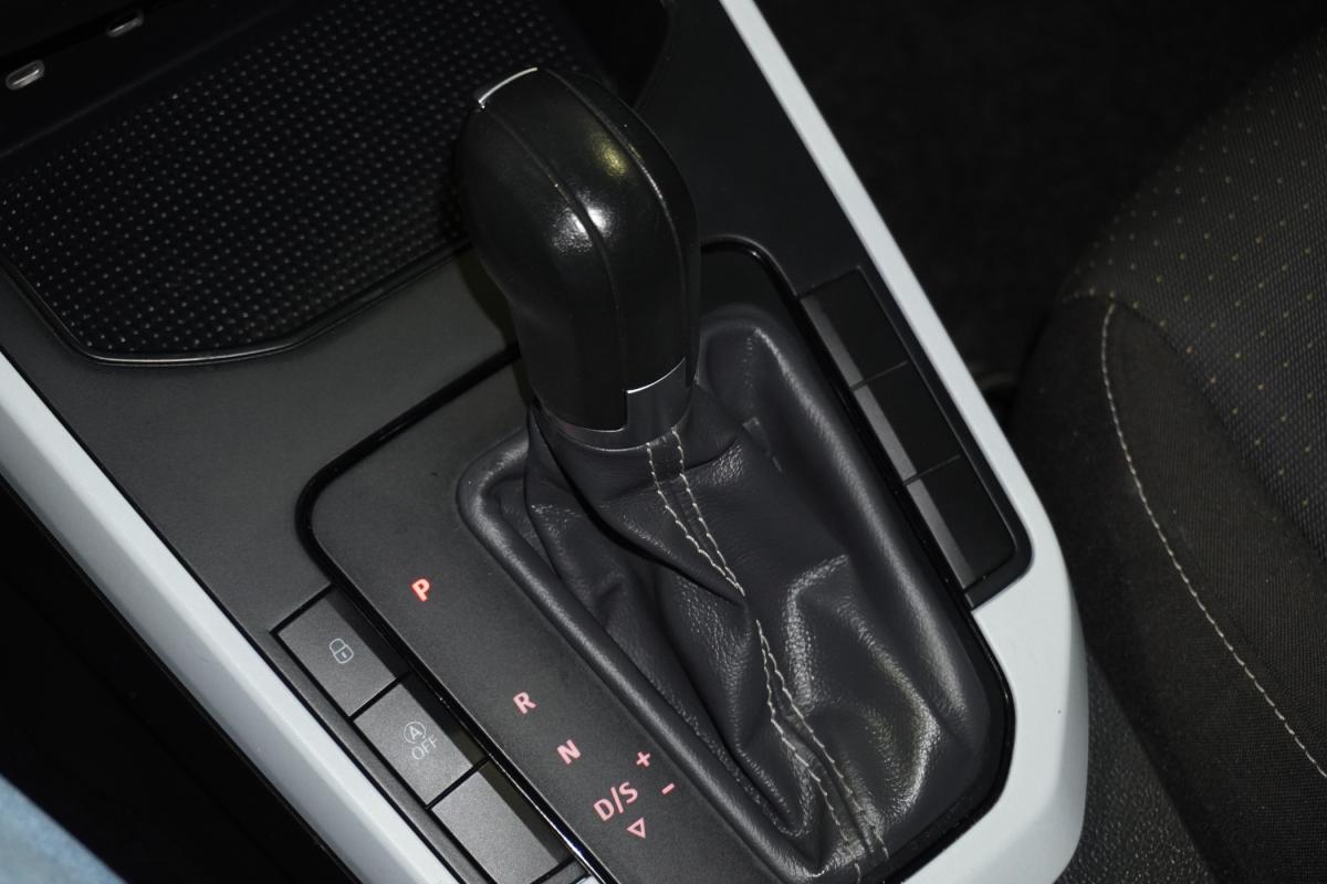 seat-arona-2023-gasolina-999cc